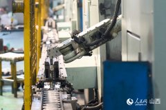 <b>操做人员从28人精简至</b>