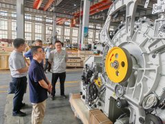 <b>弘大纺机公司倪敬达副总司理引见了公实力取成</b>